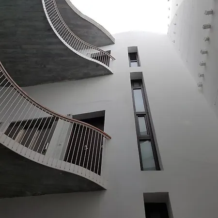 Breaks Apartment